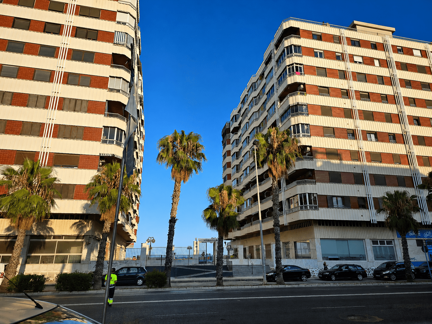 NOWOCZESNY APARTAMENT 100 M DO PLAŻY W TORREVIEJA
