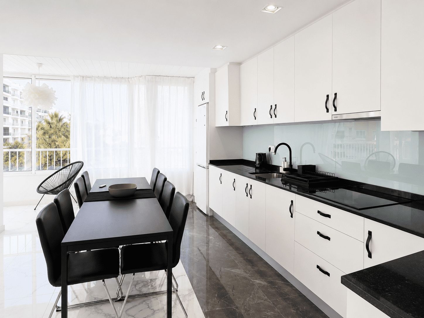 NOWOCZESNY APARTAMENT 100 M DO PLAŻY W TORREVIEJA