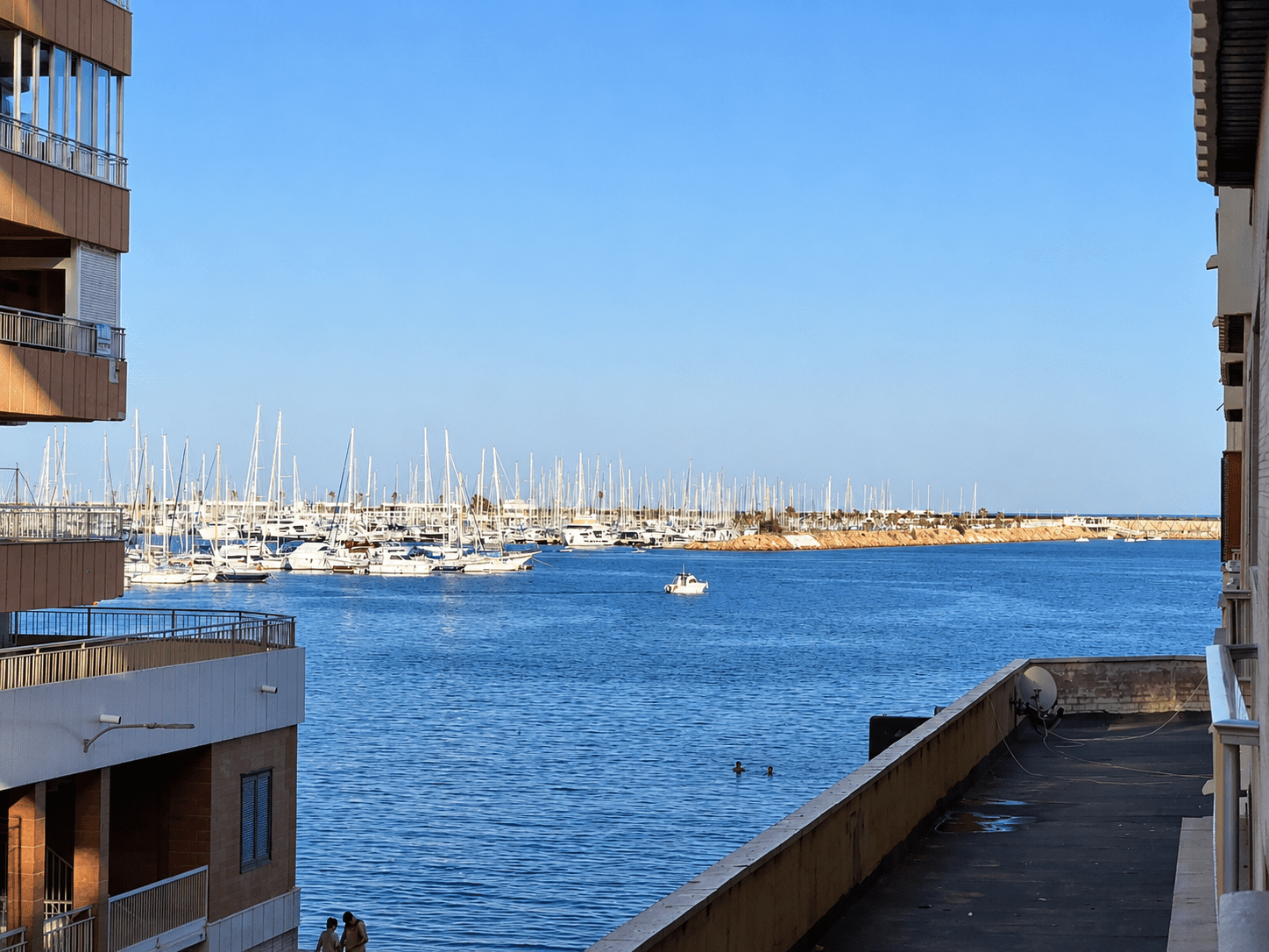 NOWOCZESNY APARTAMENT 100 M DO PLAŻY W TORREVIEJA