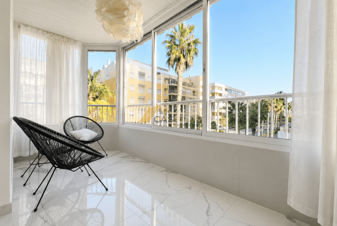 NOWOCZESNY APARTAMENT 100 M DO PLAŻY W TORREVIEJA