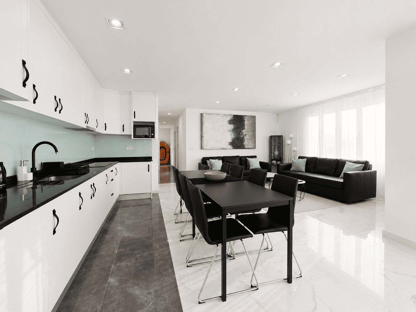 NOWOCZESNY APARTAMENT 100 M DO PLAŻY W TORREVIEJA