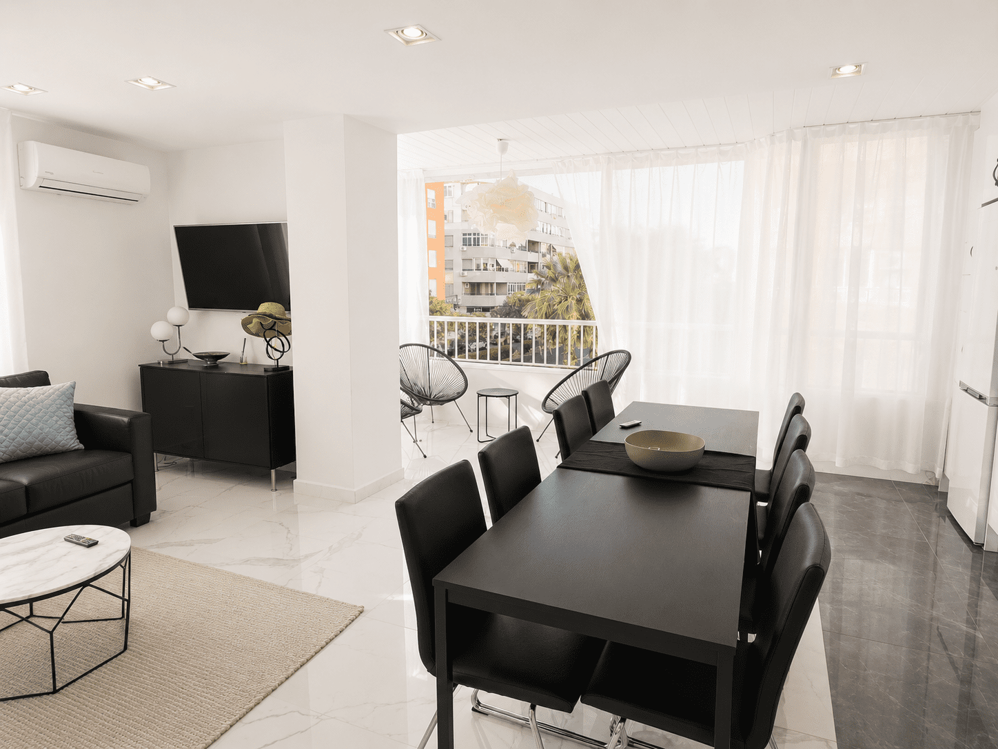 NOWOCZESNY APARTAMENT 100 M DO PLAŻY W TORREVIEJA