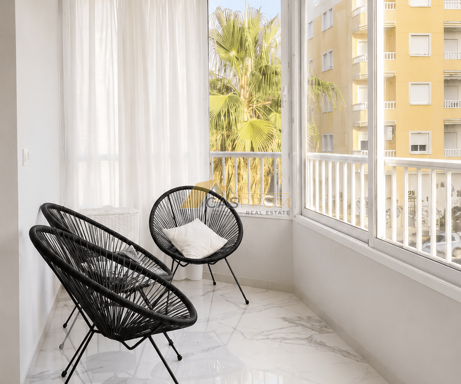 NOWOCZESNY APARTAMENT 100 M DO PLAŻY W TORREVIEJA