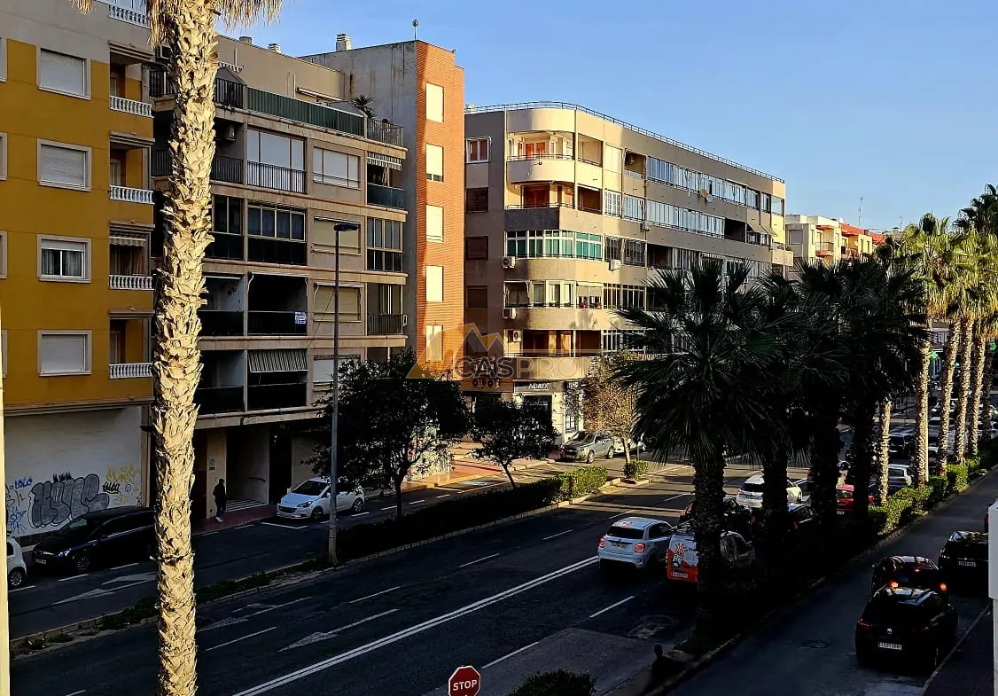 NOWOCZESNY APARTAMENT 100 M DO PLAŻY W TORREVIEJA