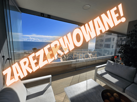 PRZESTRONNY APARTAMENT W PIERWSZEJ LINI BRZEGOWEJ Z 3 TARASAMI W ZAMKNIĘTYM OSIELU W PUNTA PRIMA