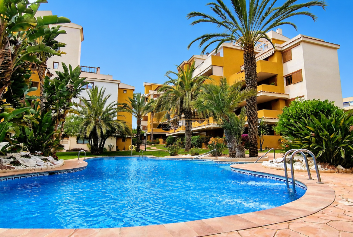 APARTAMENT BLISKO MORZA Z WIDOKIEM NA BASEN – TORREVIEJA PUNTA PRIMA