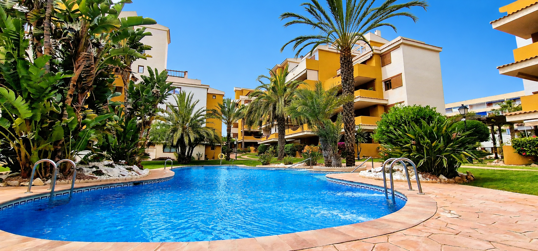 APARTAMENT BLISKO MORZA Z WIDOKIEM NA BASEN – TORREVIEJA PUNTA PRIMA