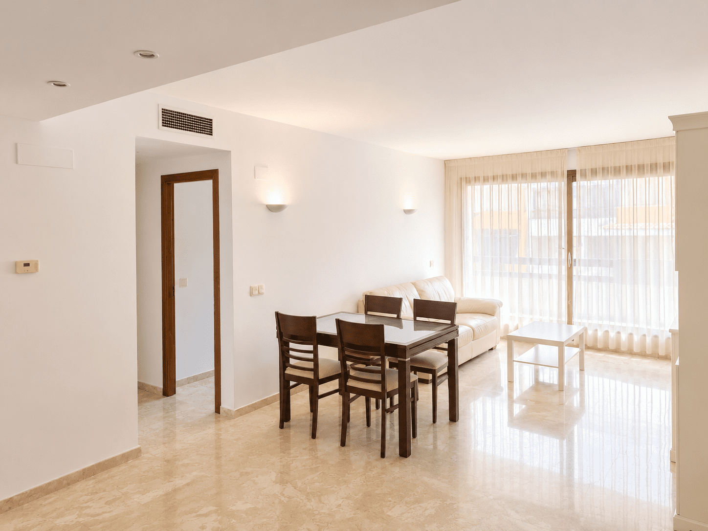 APARTAMENT BLISKO MORZA Z WIDOKIEM NA BASEN – TORREVIEJA PUNTA PRIMA