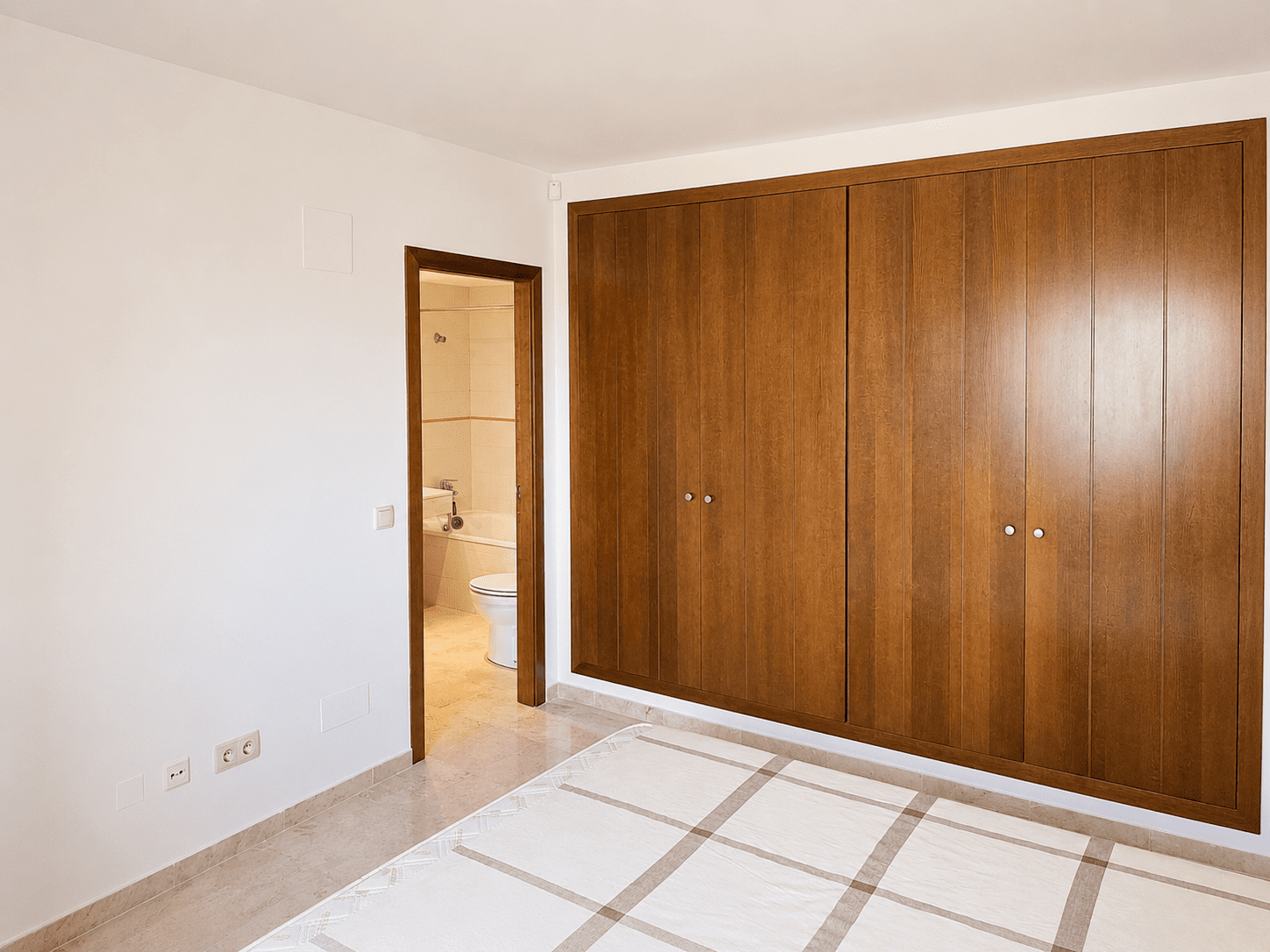 APARTAMENT BLISKO MORZA Z WIDOKIEM NA BASEN – TORREVIEJA PUNTA PRIMA