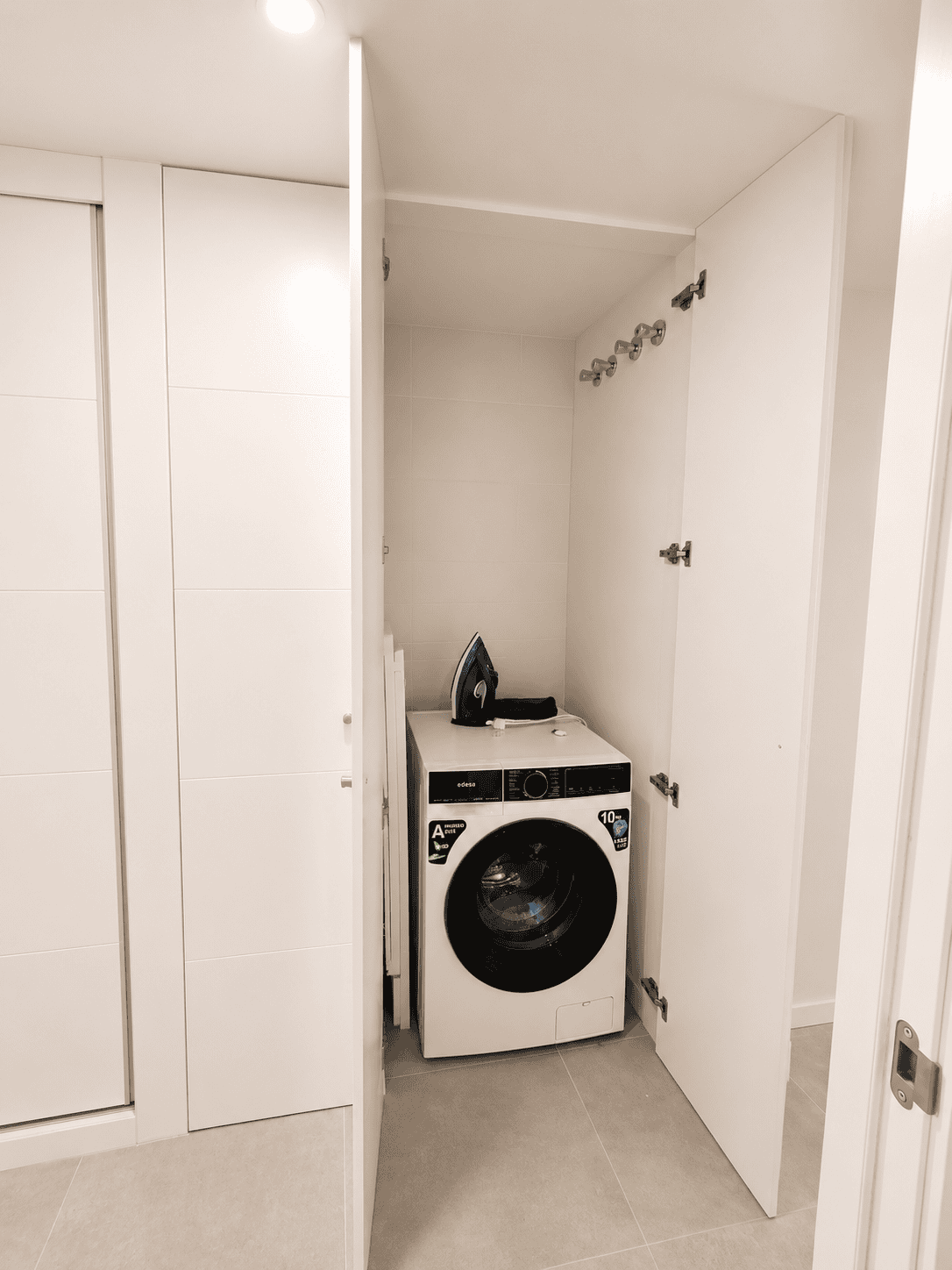 APARTAMENT NA PARTERZE Z DUŻYM TARASEM W NOWOCZESNEJ INWESTYCJI SEAGARDENS W CAMPOAMOR
