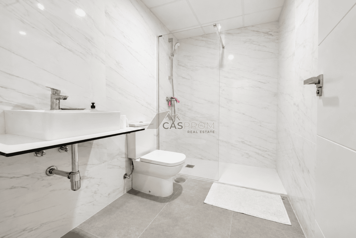 APARTAMENT NA PARTERZE Z DUŻYM TARASEM W NOWOCZESNEJ INWESTYCJI SEAGARDENS W CAMPOAMOR