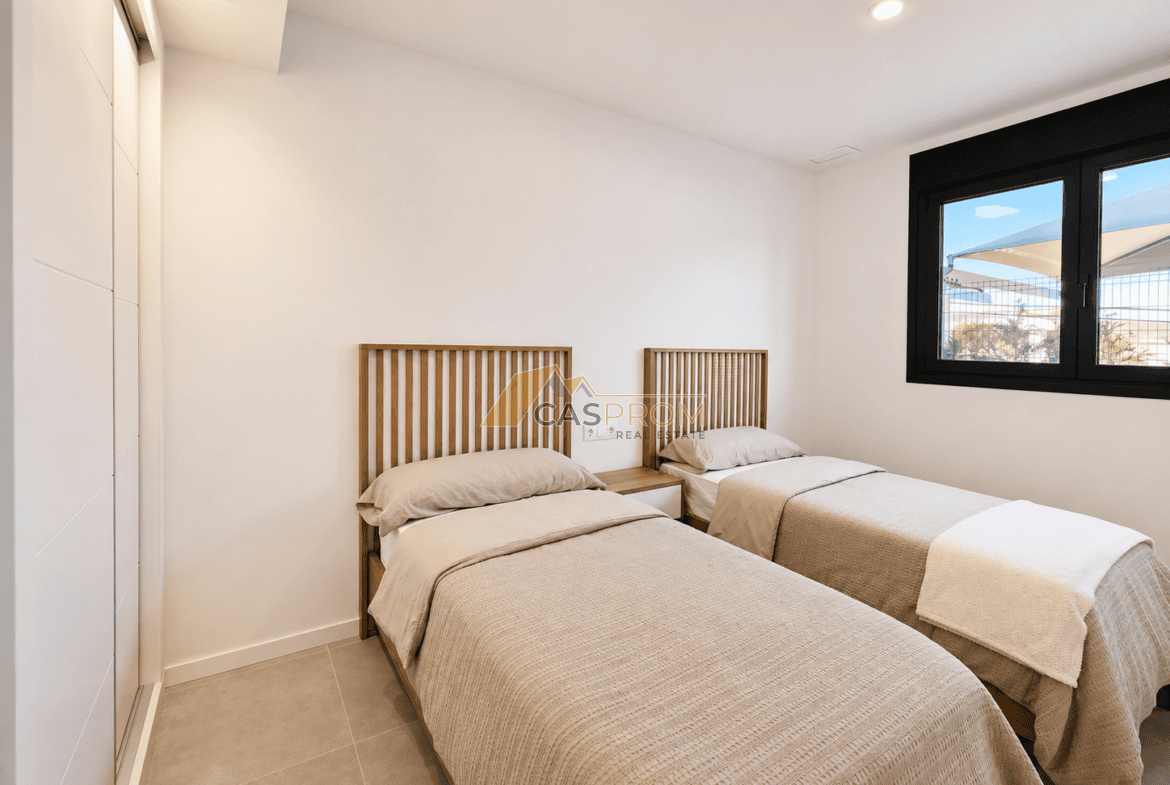 APARTAMENT NA PARTERZE Z DUŻYM TARASEM W NOWOCZESNEJ INWESTYCJI SEAGARDENS W CAMPOAMOR
