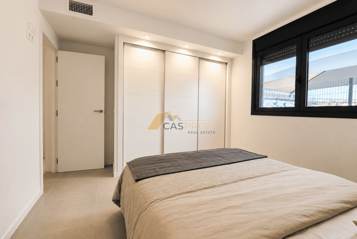APARTAMENT NA PARTERZE Z DUŻYM TARASEM W NOWOCZESNEJ INWESTYCJI SEAGARDENS W CAMPOAMOR