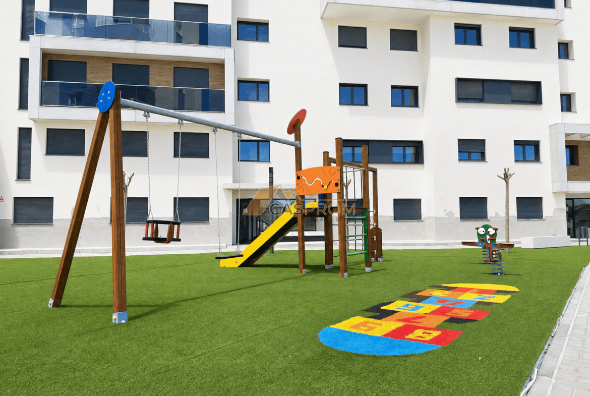 APARTAMENT NA PARTERZE Z DUŻYM TARASEM W NOWOCZESNEJ INWESTYCJI SEAGARDENS W CAMPOAMOR