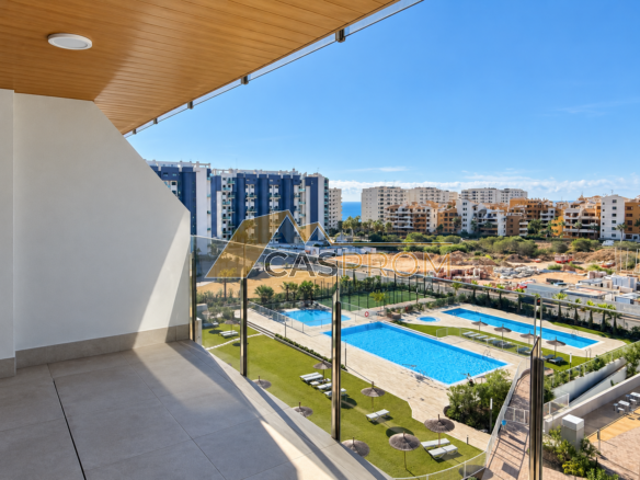 APARTAMENT NA 5 PIĘTRZE Z BOGATĄ INFRASTRUKTURĄ REKREACYJNĄ, POŁOŻONY ZALEDWIE 250 M OD PLAŻY W PUNTA PRIMA