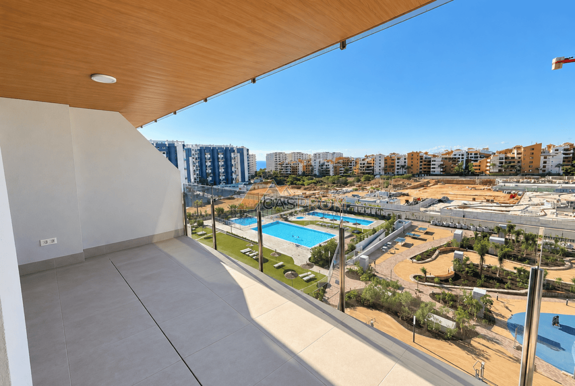 APARTAMENT NA 5 PIĘTRZE Z BOGATĄ INFRASTRUKTURĄ REKREACYJNĄ, POŁOŻONY ZALEDWIE 250 M OD PLAŻY W PUNTA PRIMA