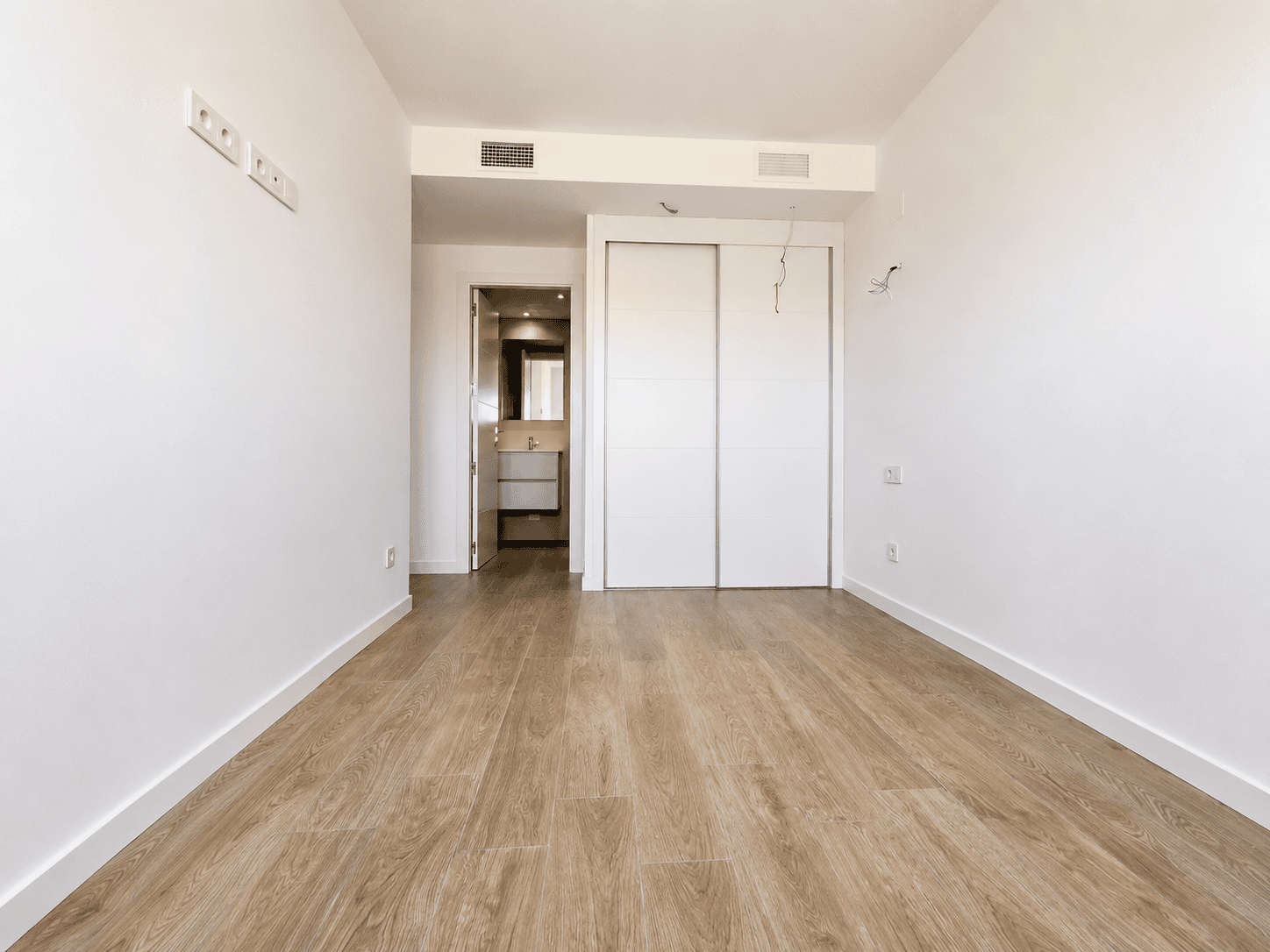 STYLOWY APARTAMENT Z PRZESTRONNYM TARASEM W LUKSUSOWEJ INWESTYCJI W PUNTA PRIMA