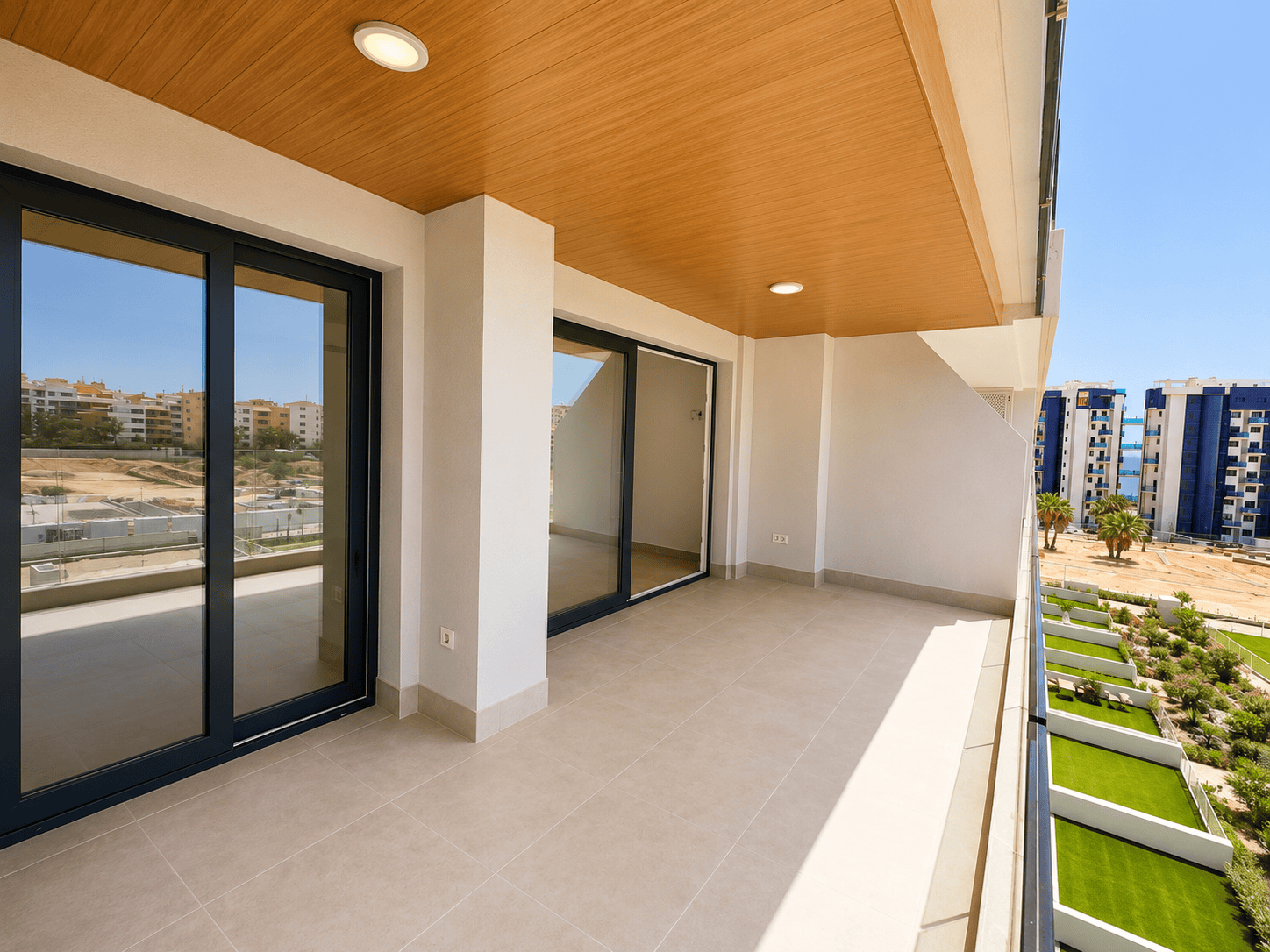 STYLOWY APARTAMENT Z PRZESTRONNYM TARASEM W LUKSUSOWEJ INWESTYCJI W PUNTA PRIMA