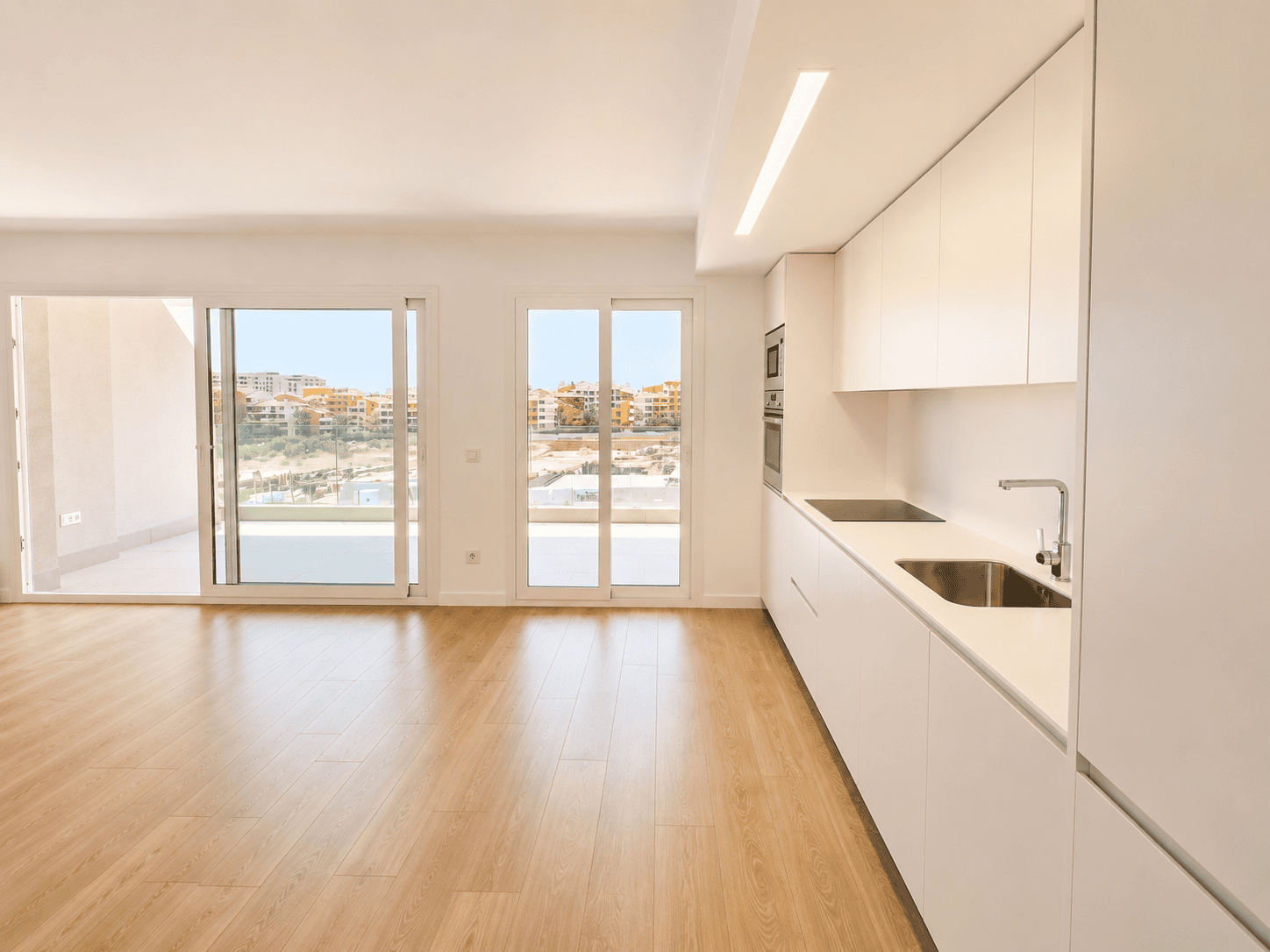 STYLOWY APARTAMENT Z PRZESTRONNYM TARASEM W LUKSUSOWEJ INWESTYCJI W PUNTA PRIMA