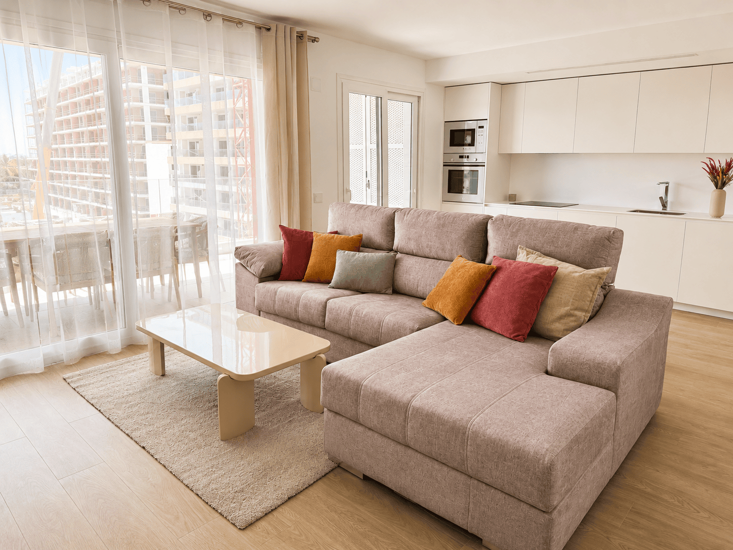 STYLOWY APARTAMENT Z PRZESTRONNYM TARASEM W LUKSUSOWEJ INWESTYCJI W PUNTA PRIMA