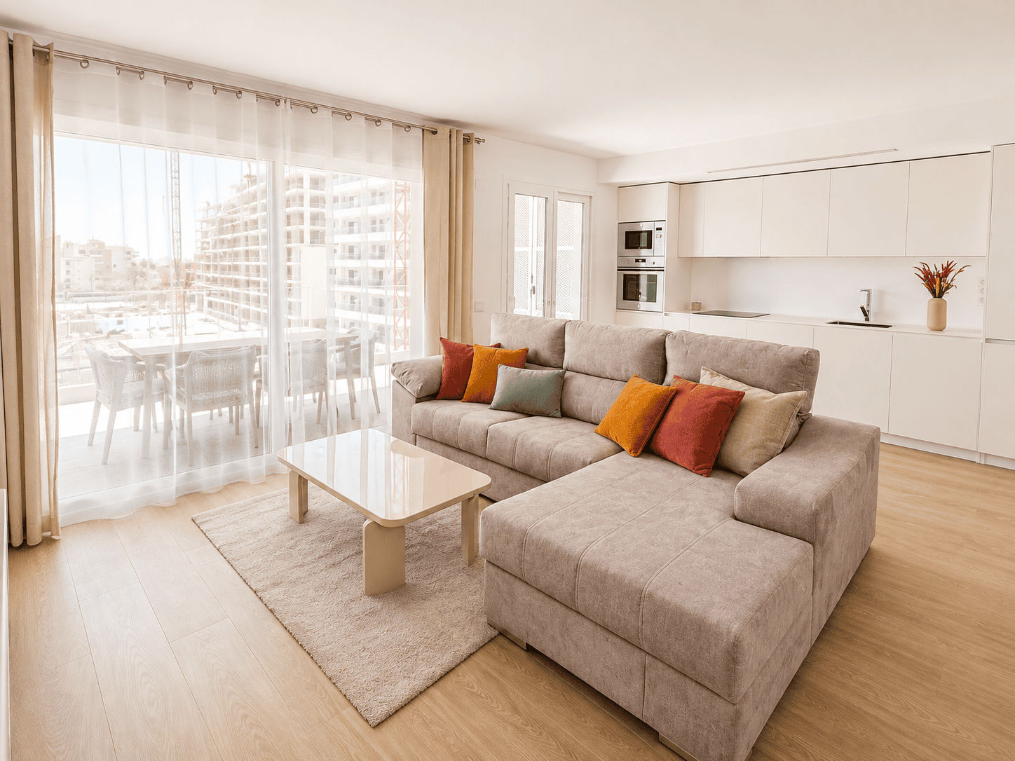 STYLOWY APARTAMENT Z PRZESTRONNYM TARASEM W LUKSUSOWEJ INWESTYCJI W PUNTA PRIMA