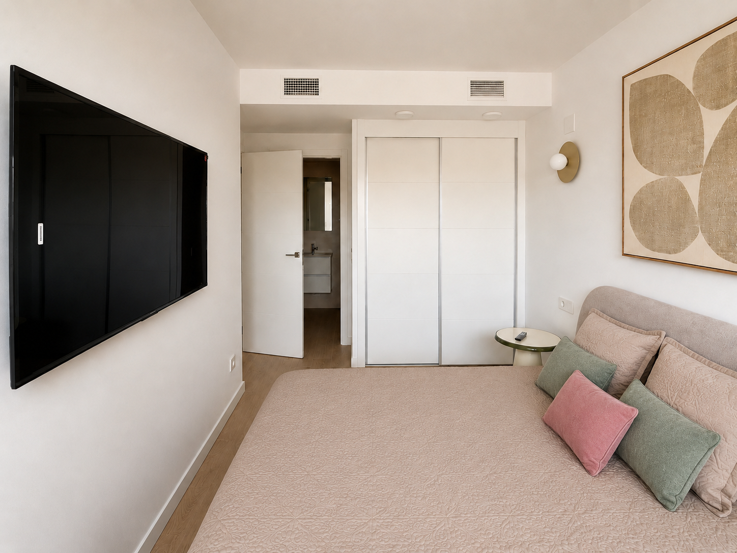STYLOWY APARTAMENT Z PRZESTRONNYM TARASEM W LUKSUSOWEJ INWESTYCJI W PUNTA PRIMA