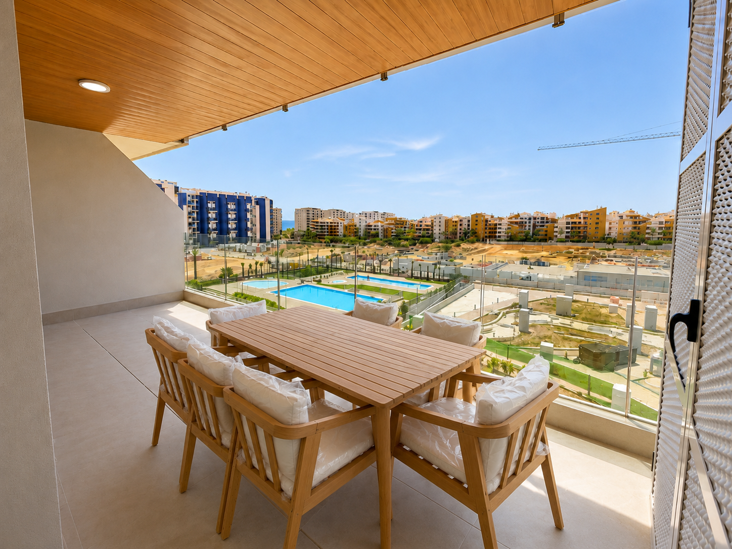 STYLOWY APARTAMENT Z PRZESTRONNYM TARASEM W LUKSUSOWEJ INWESTYCJI W PUNTA PRIMA