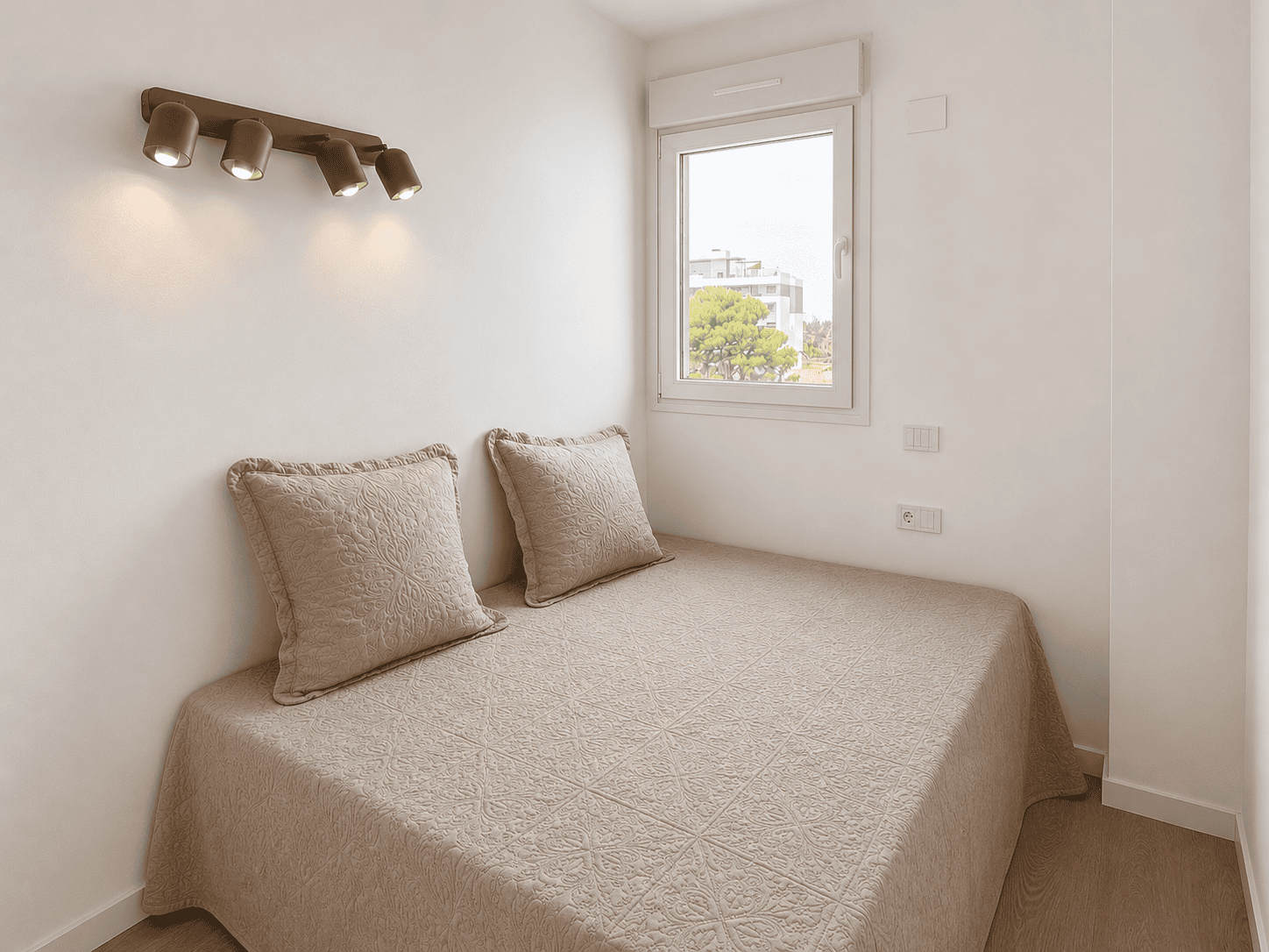 STYLOWY APARTAMENT Z PRZESTRONNYM TARASEM W LUKSUSOWEJ INWESTYCJI W PUNTA PRIMA
