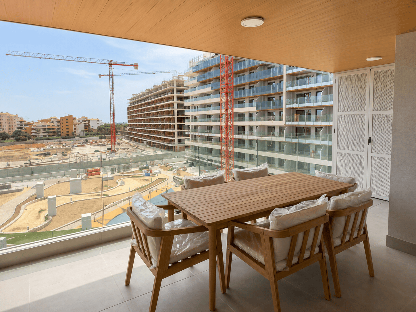 STYLOWY APARTAMENT Z PRZESTRONNYM TARASEM W LUKSUSOWEJ INWESTYCJI W PUNTA PRIMA