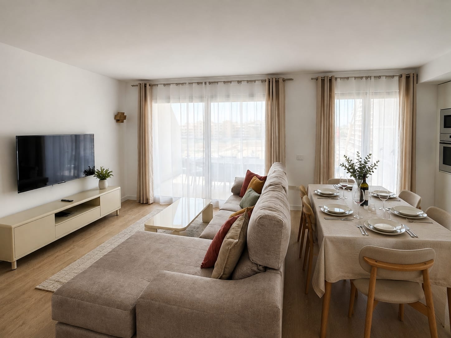 STYLOWY APARTAMENT Z PRZESTRONNYM TARASEM W LUKSUSOWEJ INWESTYCJI W PUNTA PRIMA