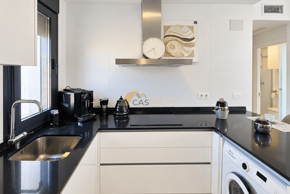 EKSKLUZYWNY GÓRNY BUNGALOW Z PRYWATNYM SOLARIUM W ORIHUELA COSTA