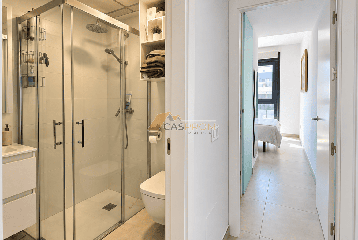 EKSKLUZYWNY GÓRNY BUNGALOW Z PRYWATNYM SOLARIUM W ORIHUELA COSTA