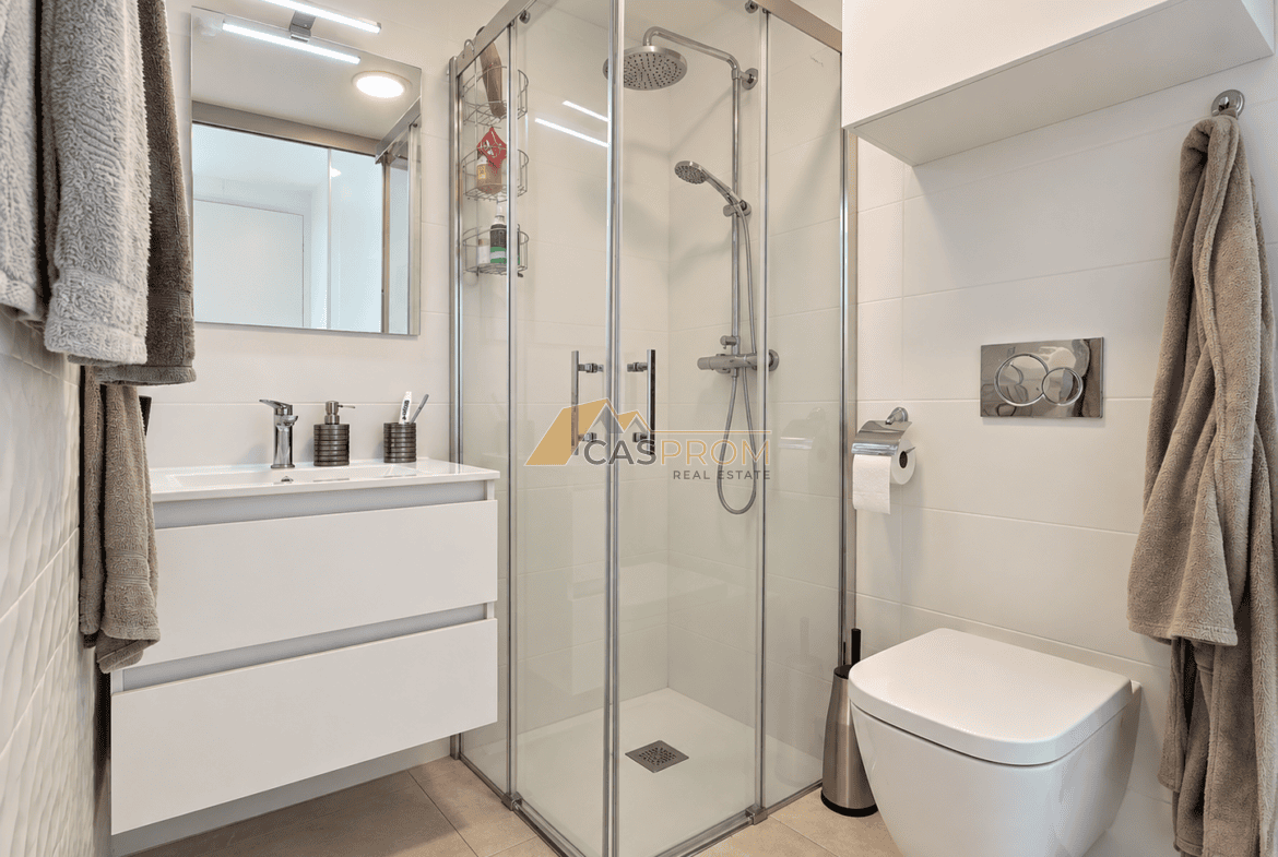 EKSKLUZYWNY GÓRNY BUNGALOW Z PRYWATNYM SOLARIUM W ORIHUELA COSTA