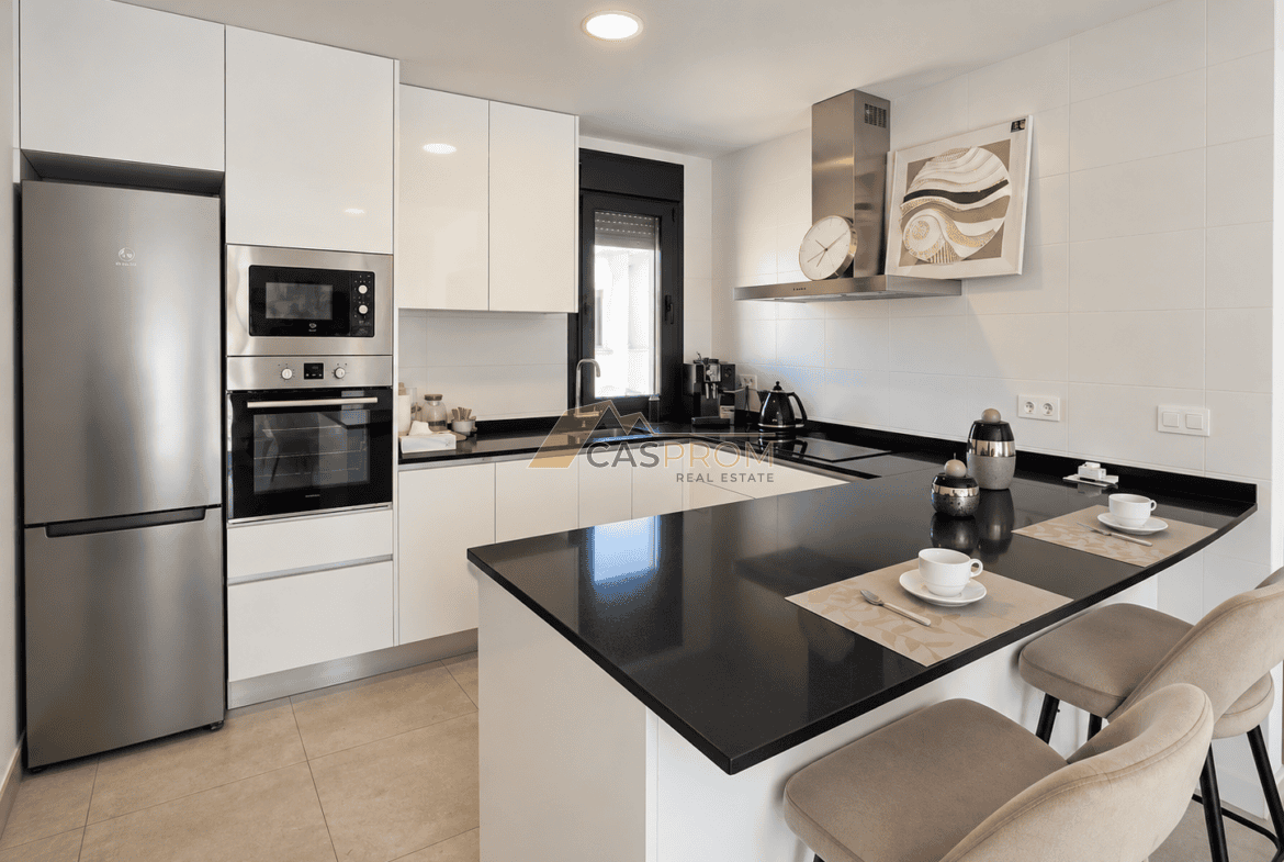 EKSKLUZYWNY GÓRNY BUNGALOW Z PRYWATNYM SOLARIUM W ORIHUELA COSTA