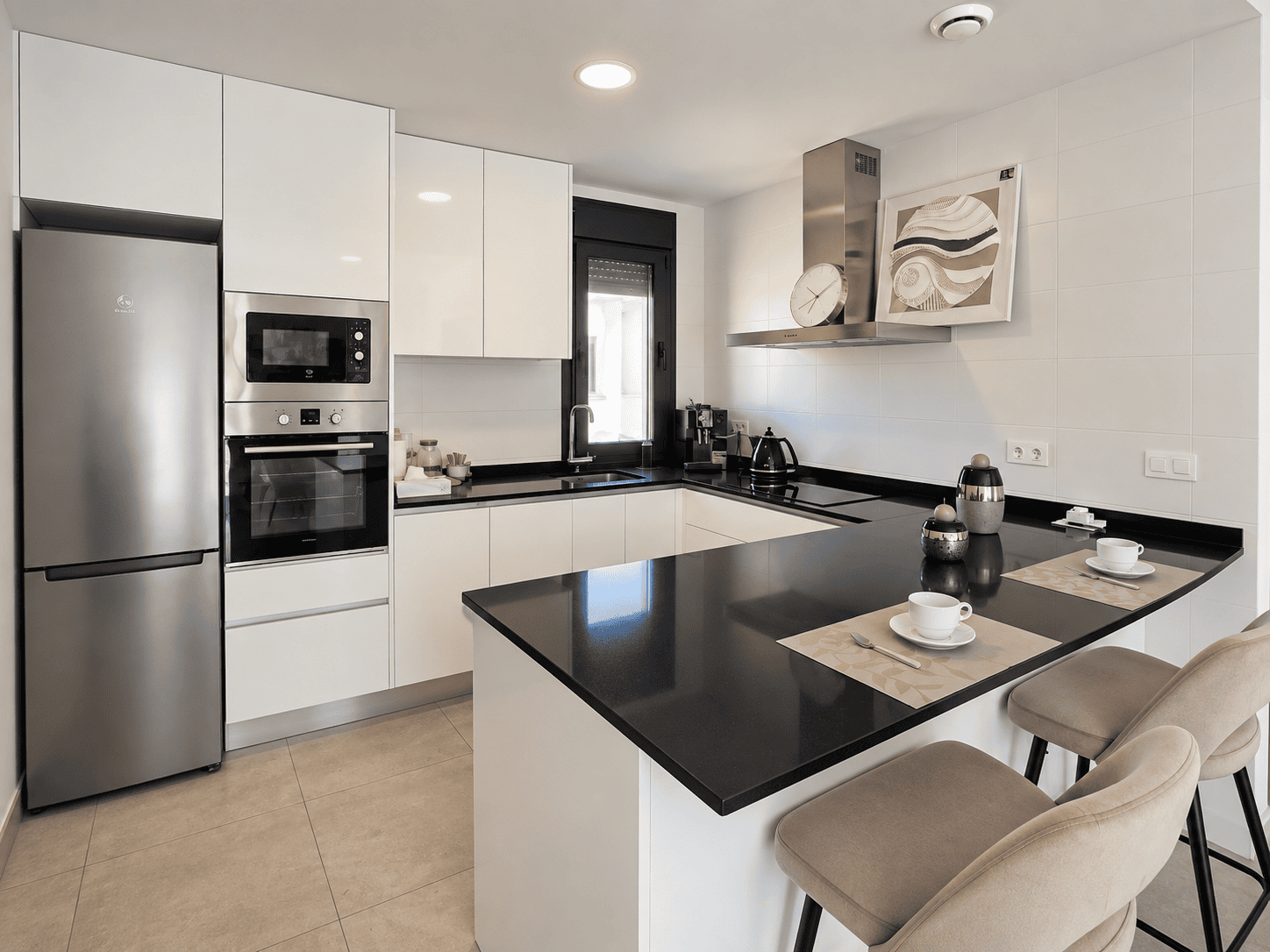 EKSKLUZYWNY GÓRNY BUNGALOW Z PRYWATNYM SOLARIUM W ORIHUELA COSTA