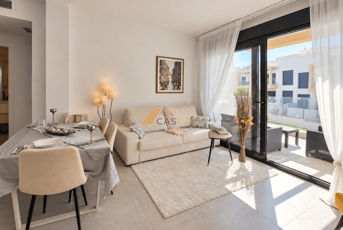 EKSKLUZYWNY GÓRNY BUNGALOW Z PRYWATNYM SOLARIUM W ORIHUELA COSTA