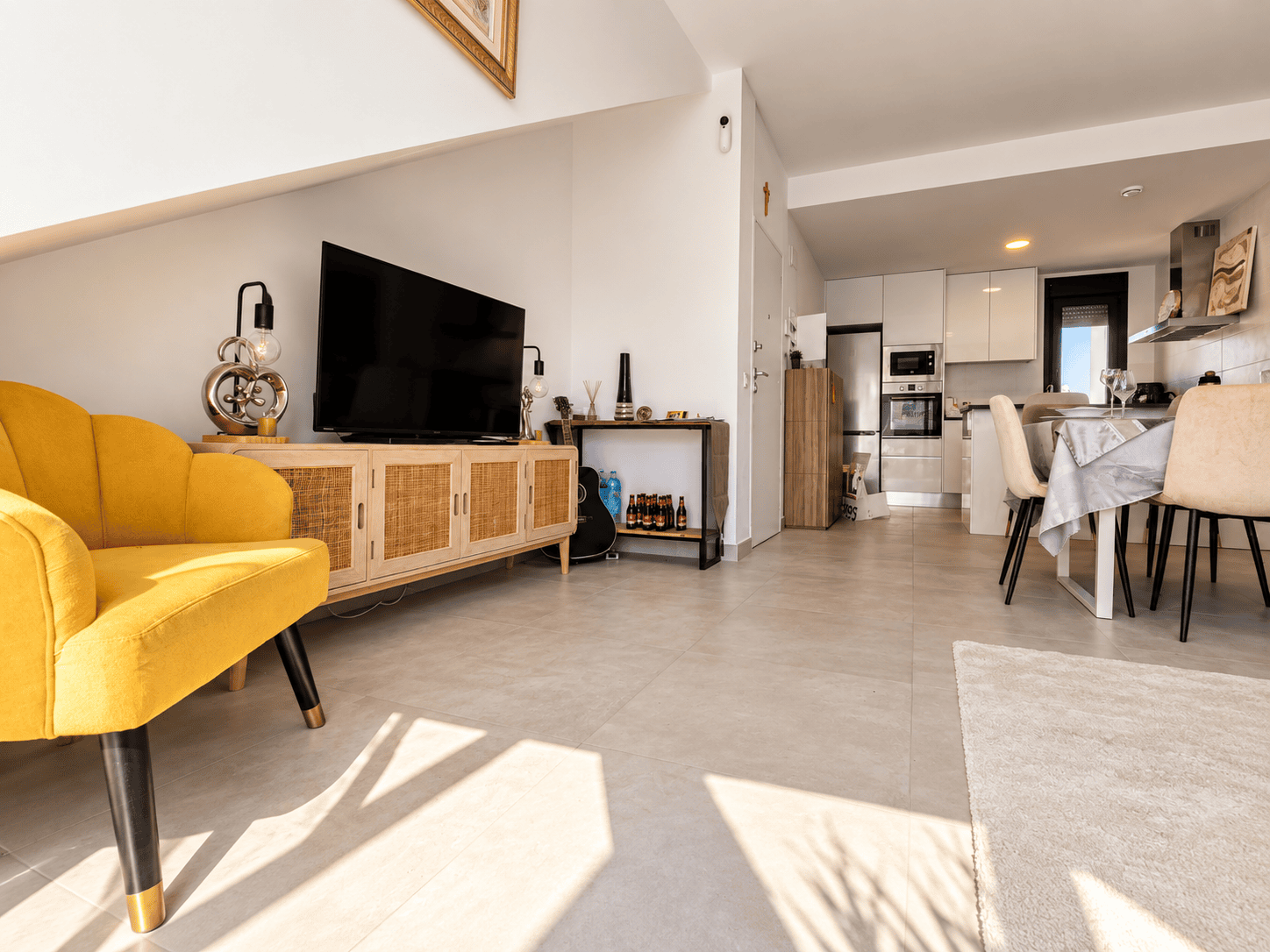 EKSKLUZYWNY GÓRNY BUNGALOW Z PRYWATNYM SOLARIUM W ORIHUELA COSTA