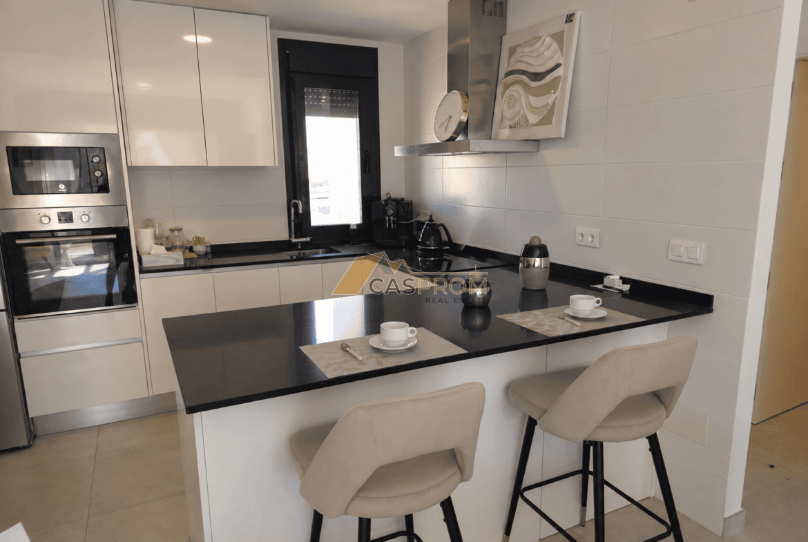 EKSKLUZYWNY GÓRNY BUNGALOW Z PRYWATNYM SOLARIUM W ORIHUELA COSTA