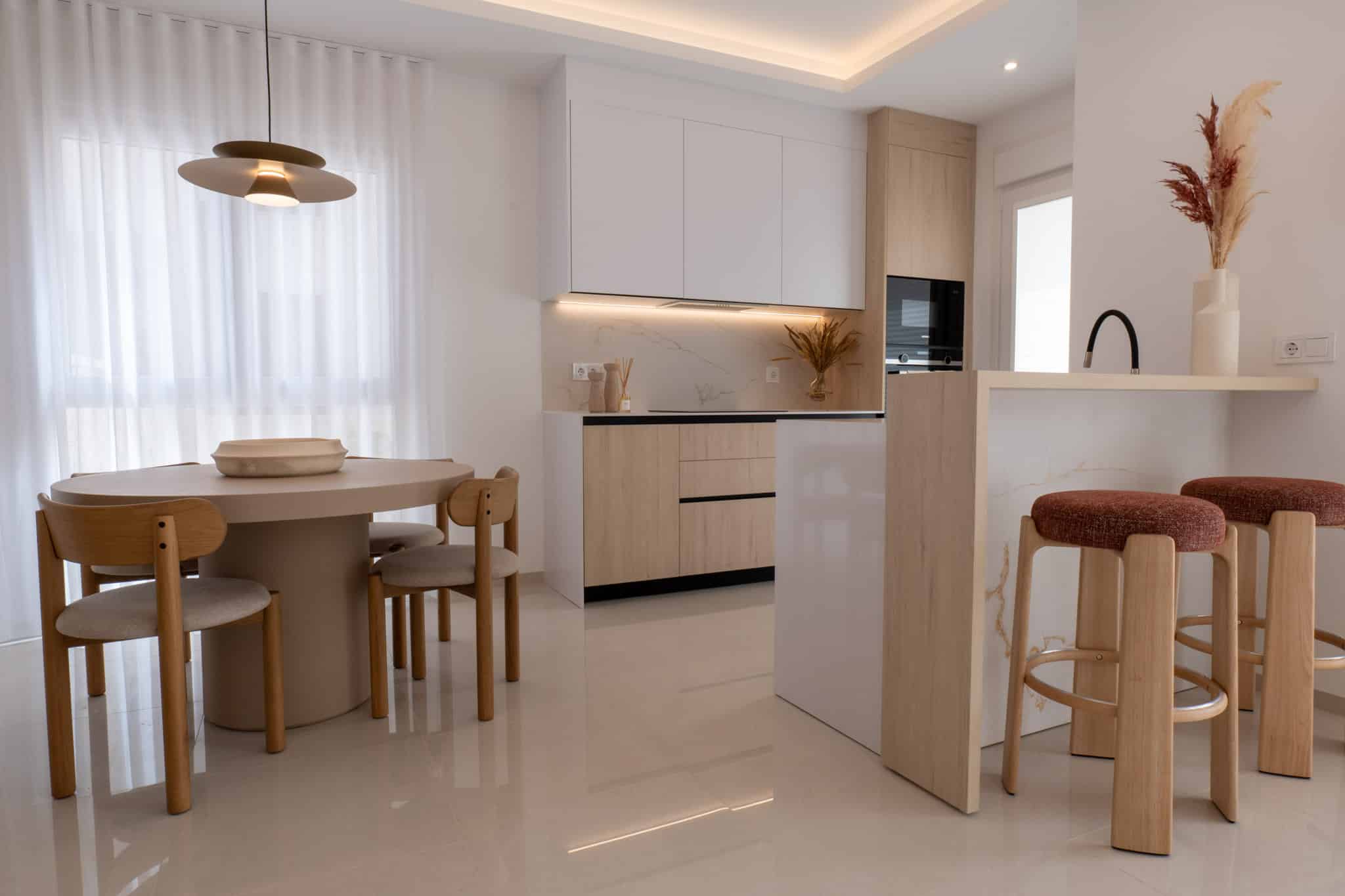 NOWOCZESNY APARTAMENT NA PARTERZE Z PRYWATNYM OGRODEM W CIUDAD QUESADA