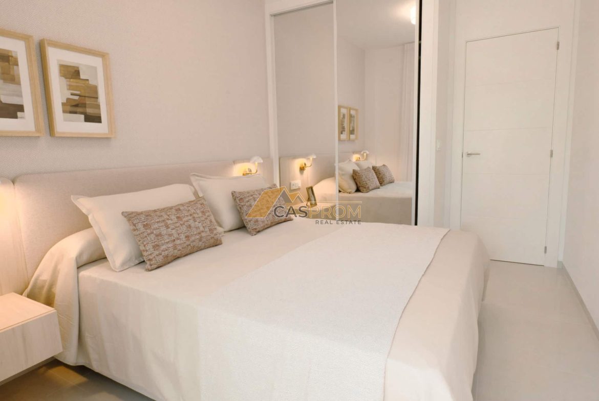 NOWOCZESNY APARTAMENT NA PARTERZE Z PRYWATNYM OGRODEM W CIUDAD QUESADA