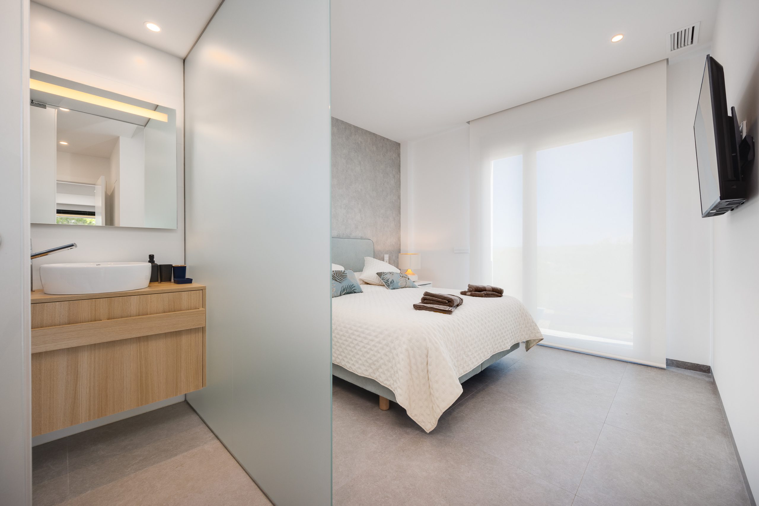 NOWOCZESNY APARTAMENT W LAS COLINAS-SAN MIGUEL