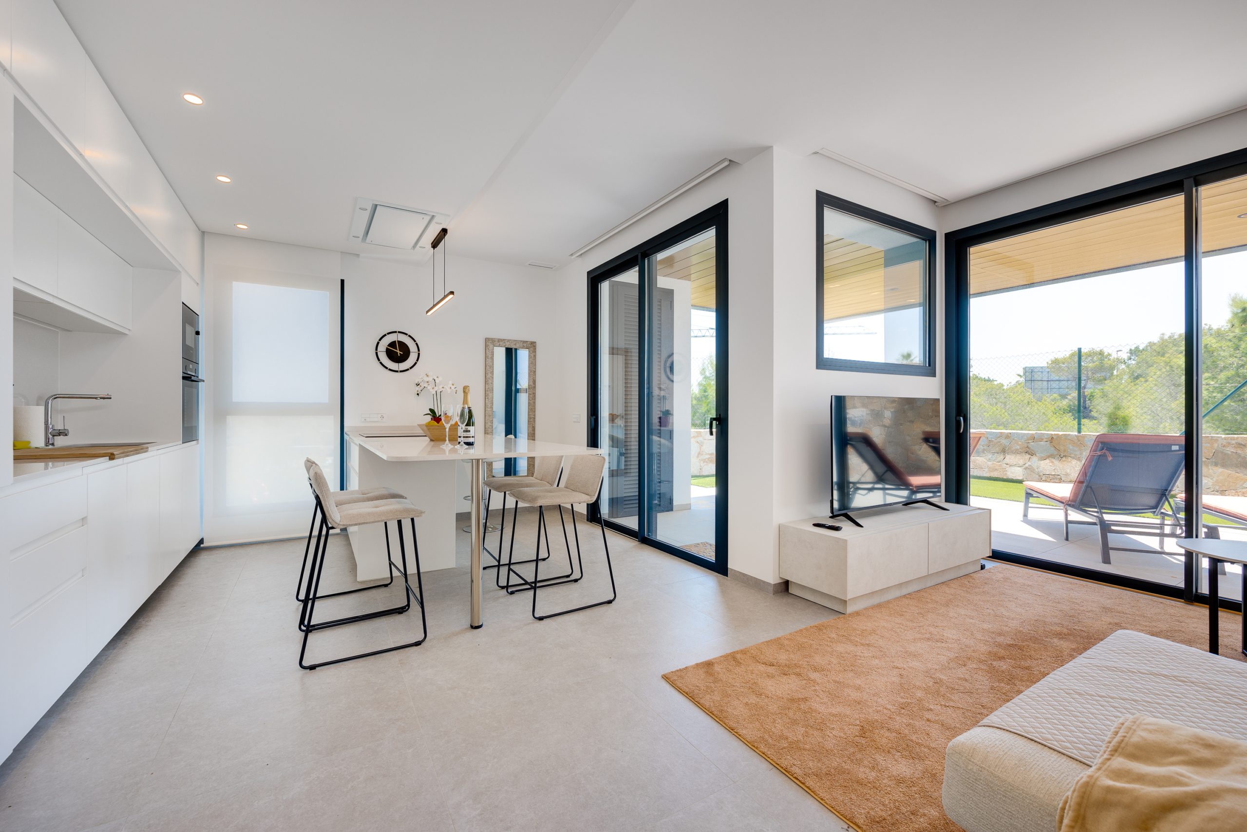 NOWOCZESNY APARTAMENT W LAS COLINAS-SAN MIGUEL