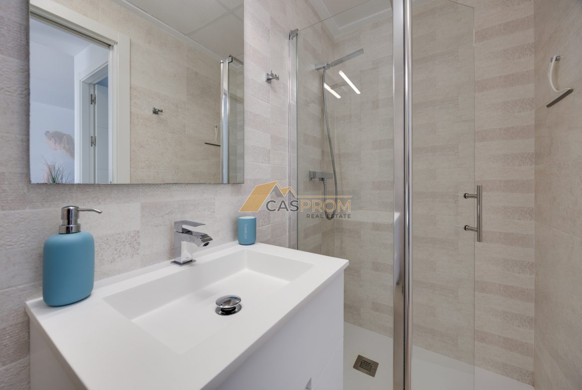 NOWOCZESNY PENTHOUSE Z PRYWATNYM SOLARIUM W PILAR DE LA HORADADA