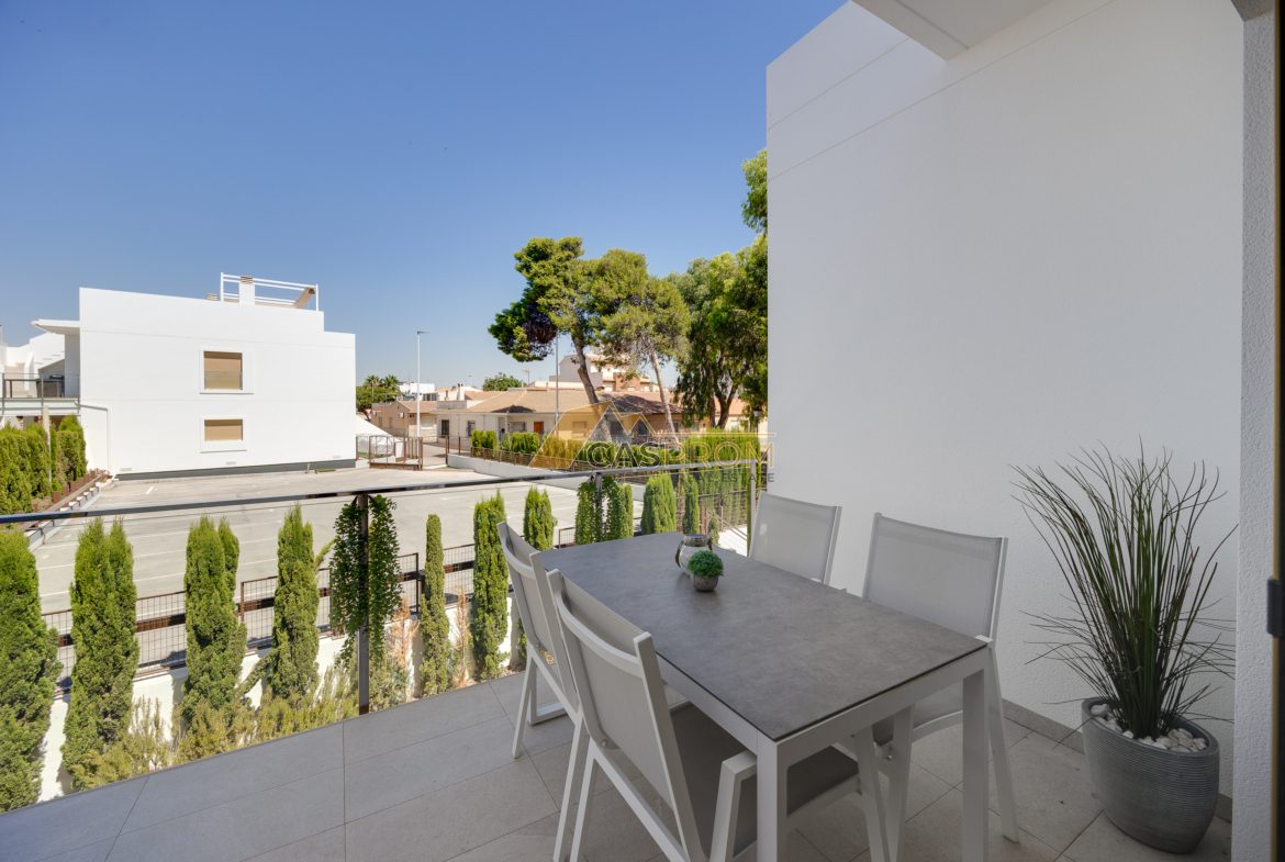 NOWOCZESNY PENTHOUSE Z PRYWATNYM SOLARIUM W PILAR DE LA HORADADA