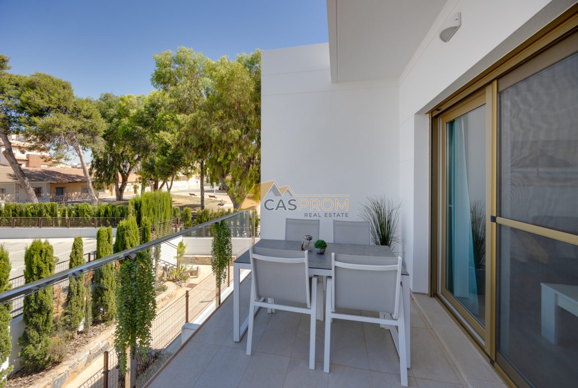 NOWOCZESNY PENTHOUSE Z PRYWATNYM SOLARIUM W PILAR DE LA HORADADA