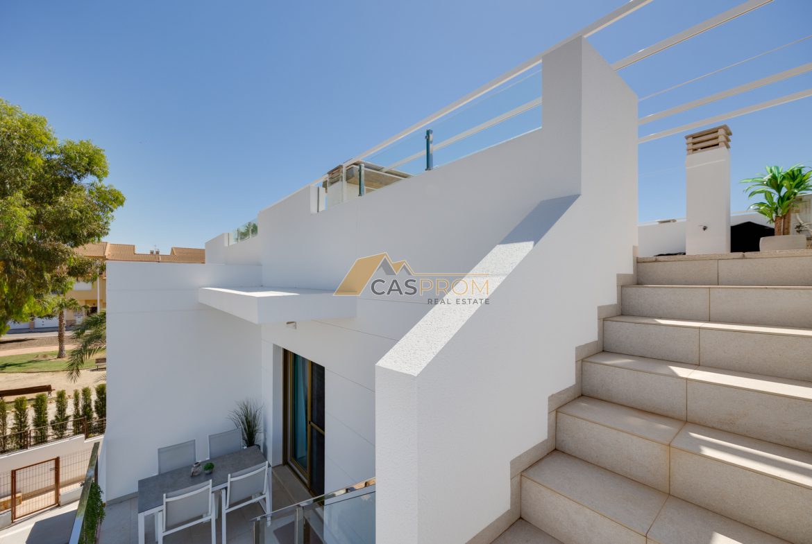 NOWOCZESNY PENTHOUSE Z PRYWATNYM SOLARIUM W PILAR DE LA HORADADA
