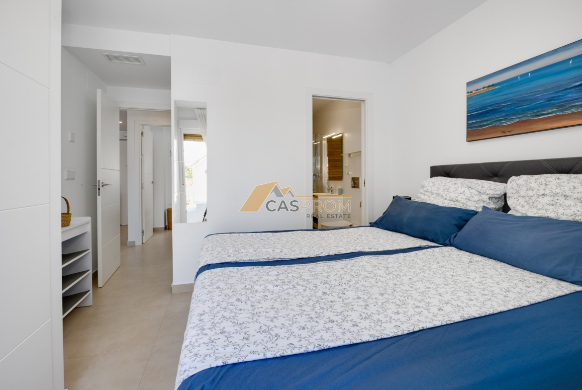 NOWOCZESNY PENTHOUSE Z PRYWATNYM SOLARIUM W PILAR DE LA HORADADA