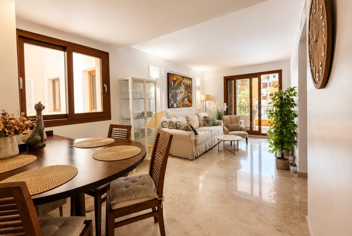 APARTAMENT Z WIDOKIEM NA BASEN W PRESTIŻOWYM KOMPLEKSIE, ZALEDWIE 250 M OD PLAŻY W PUNTA PRIMA