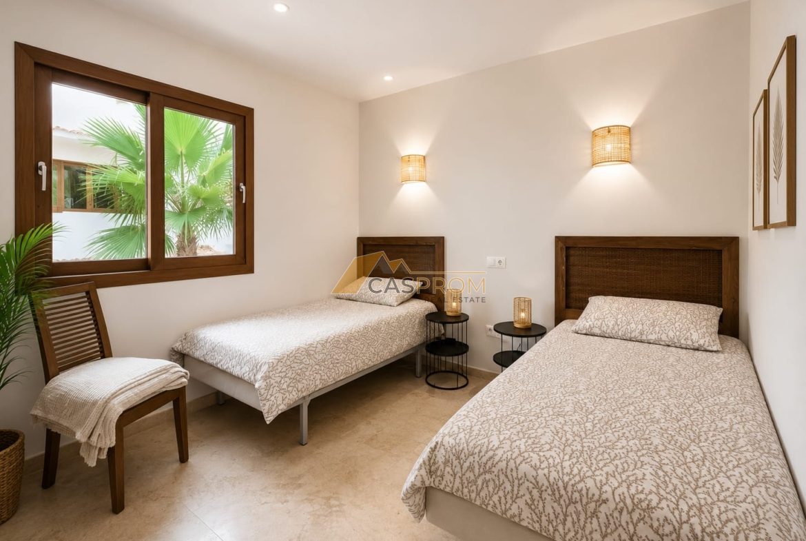 APARTAMENT Z WIDOKIEM NA BASEN W PRESTIŻOWYM KOMPLEKSIE, ZALEDWIE 250 M OD PLAŻY W PUNTA PRIMA