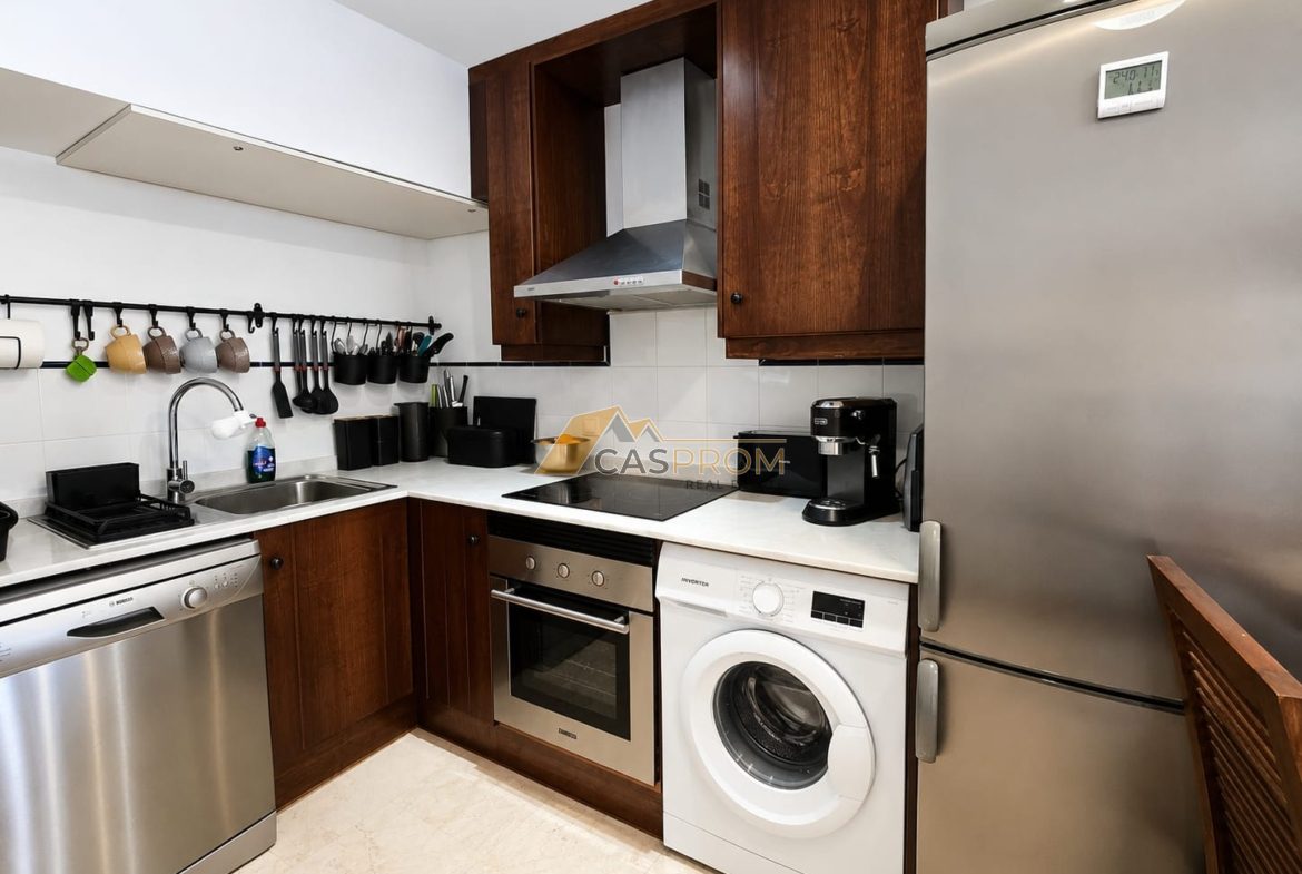 APARTAMENT Z WIDOKIEM NA BASEN W PRESTIŻOWYM KOMPLEKSIE, ZALEDWIE 250 M OD PLAŻY W PUNTA PRIMA
